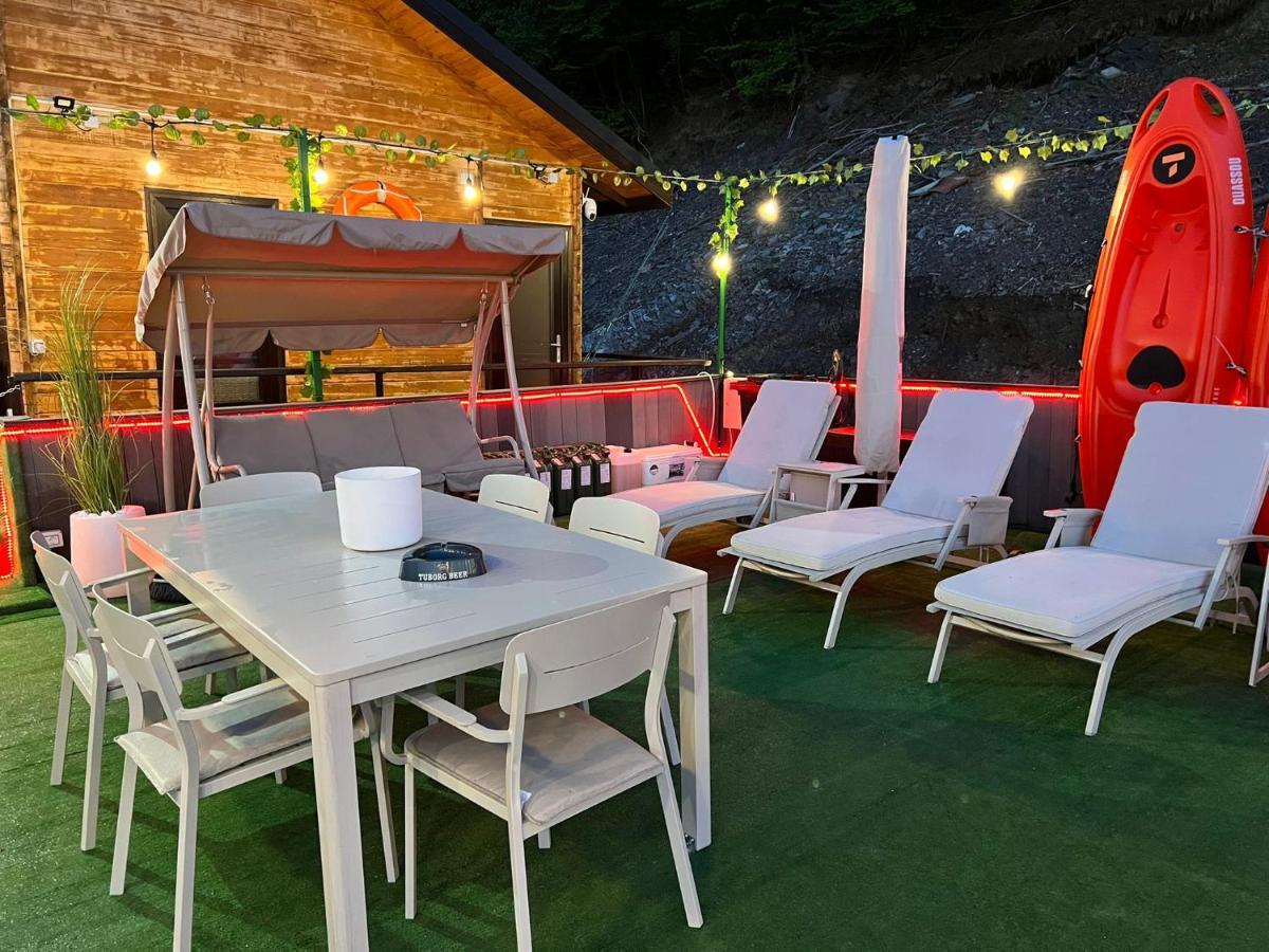 Holiday Bicaz Bungalows On The Lake Ngoại thất bức ảnh