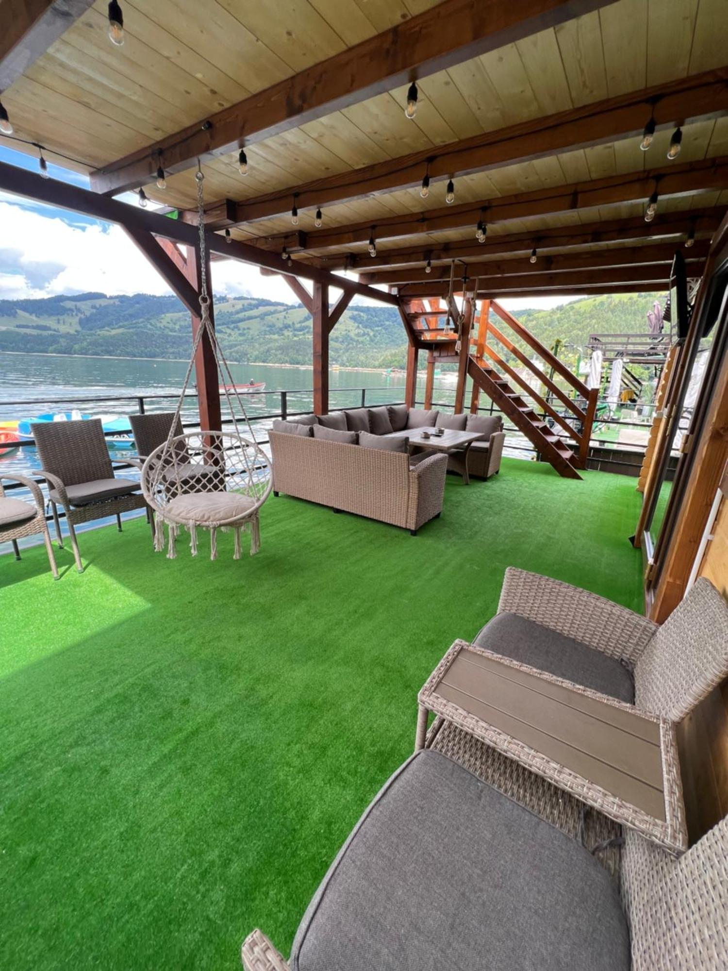 Holiday Bicaz Bungalows On The Lake Ngoại thất bức ảnh