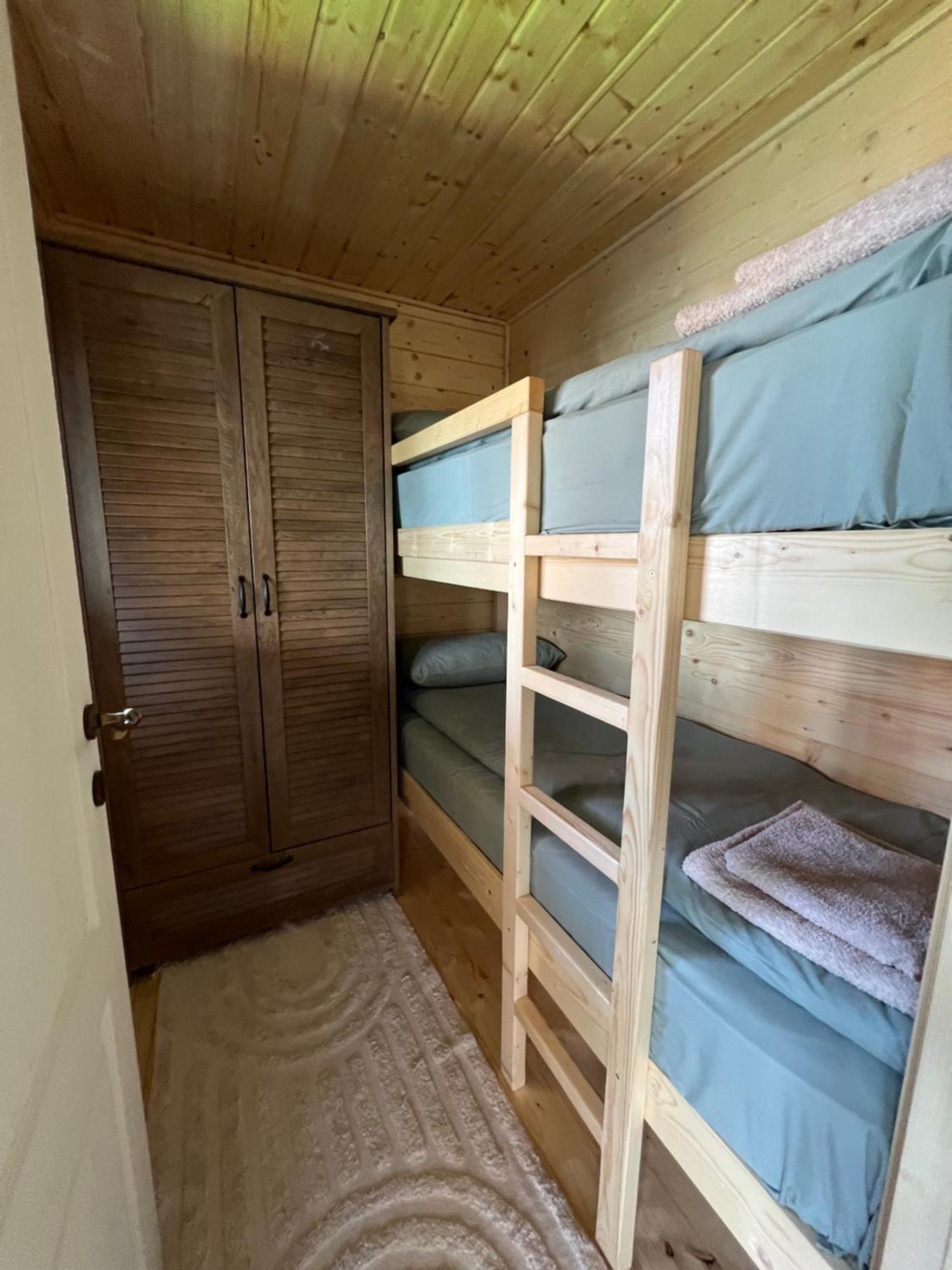 Holiday Bicaz Bungalows On The Lake Ngoại thất bức ảnh
