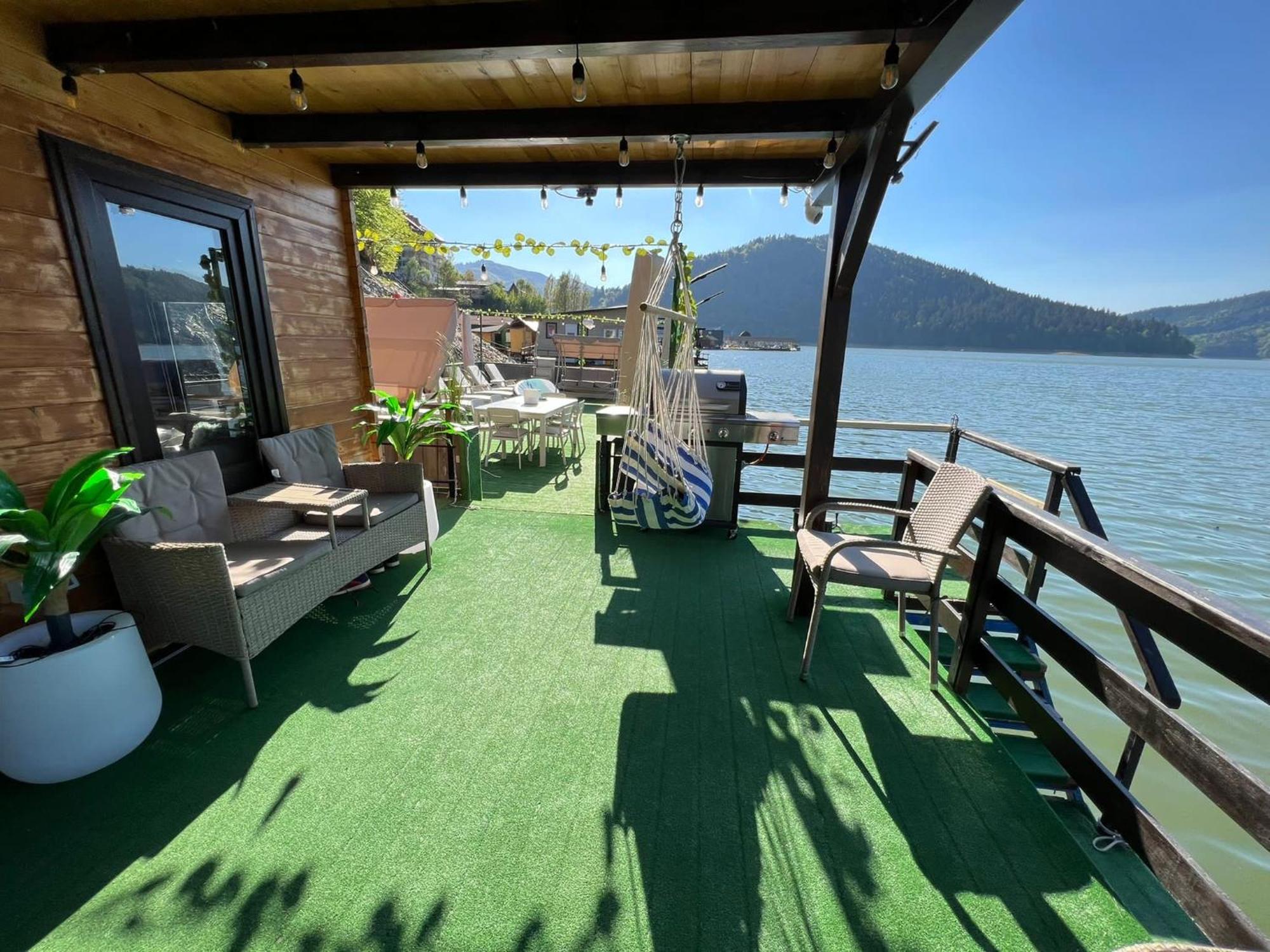 Holiday Bicaz Bungalows On The Lake Ngoại thất bức ảnh