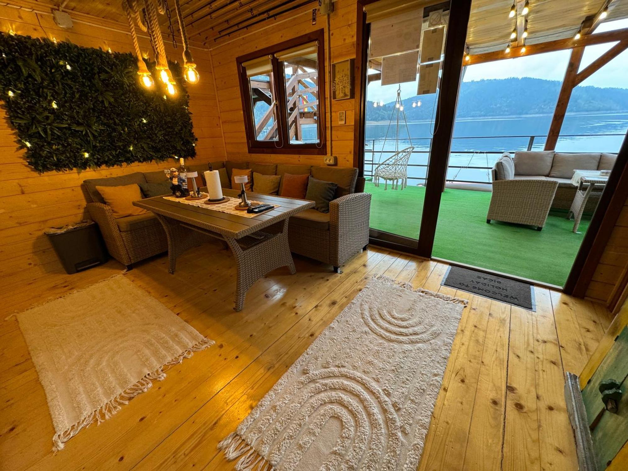 Holiday Bicaz Bungalows On The Lake Ngoại thất bức ảnh