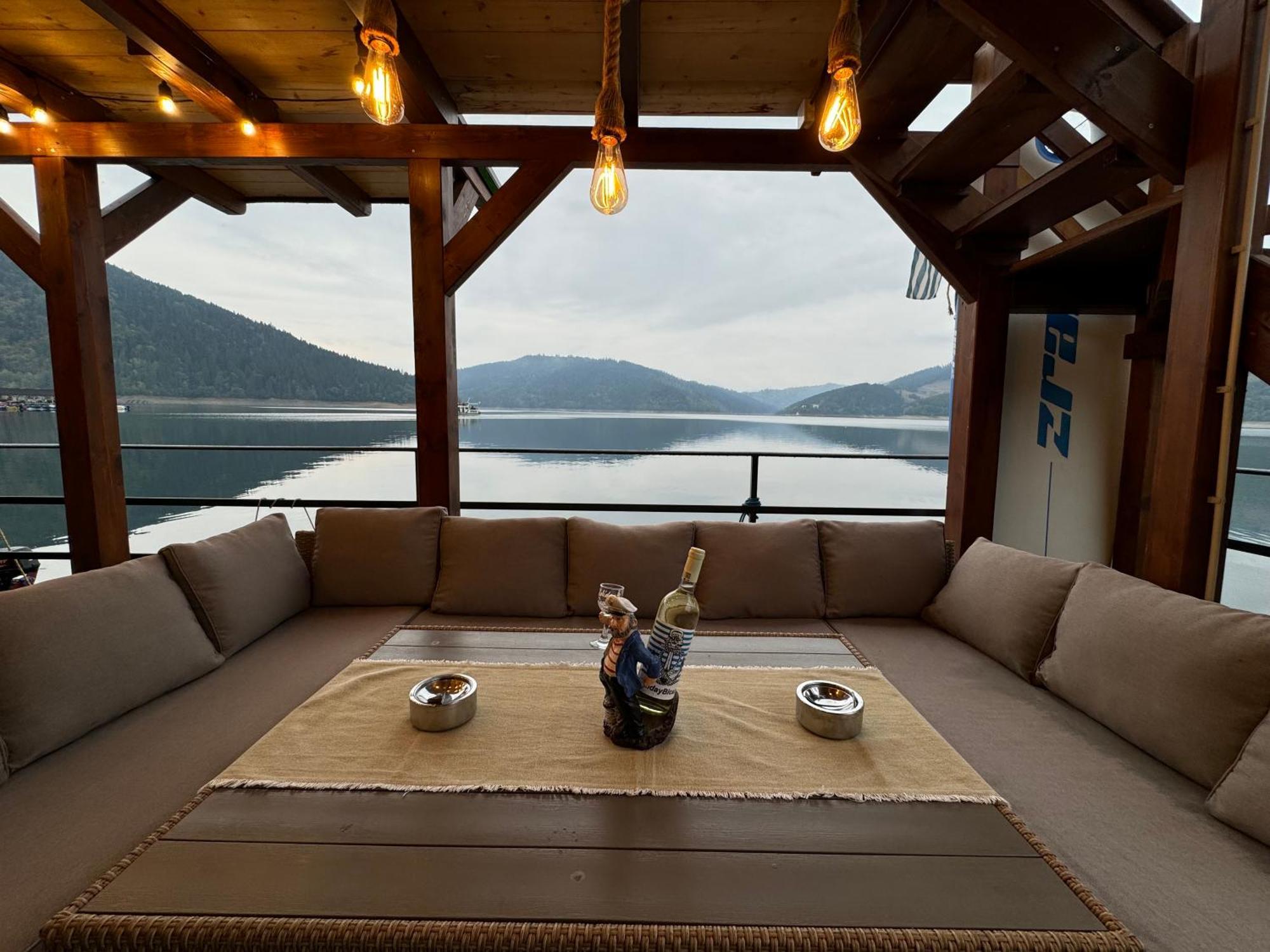 Holiday Bicaz Bungalows On The Lake Ngoại thất bức ảnh
