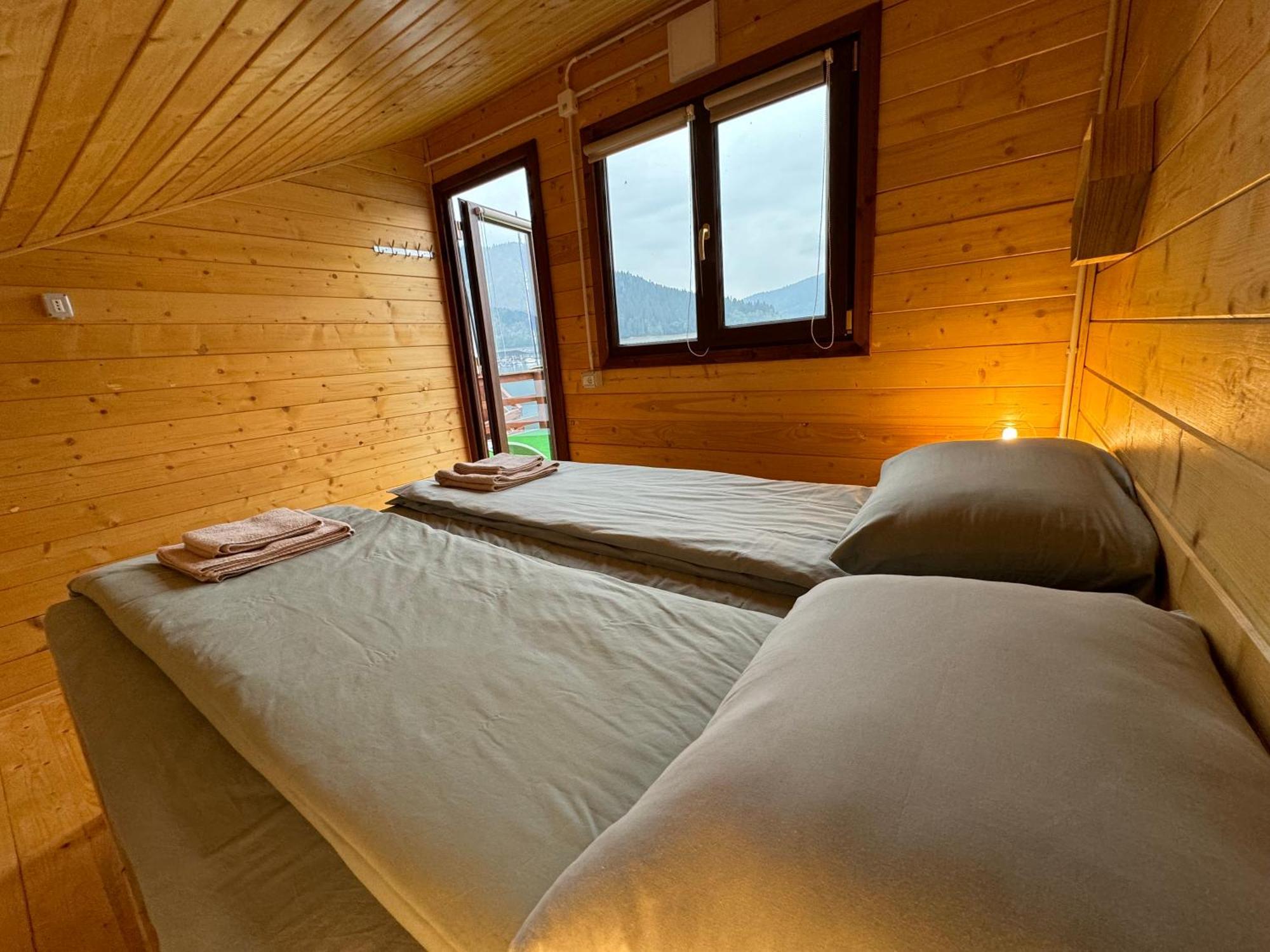 Holiday Bicaz Bungalows On The Lake Ngoại thất bức ảnh