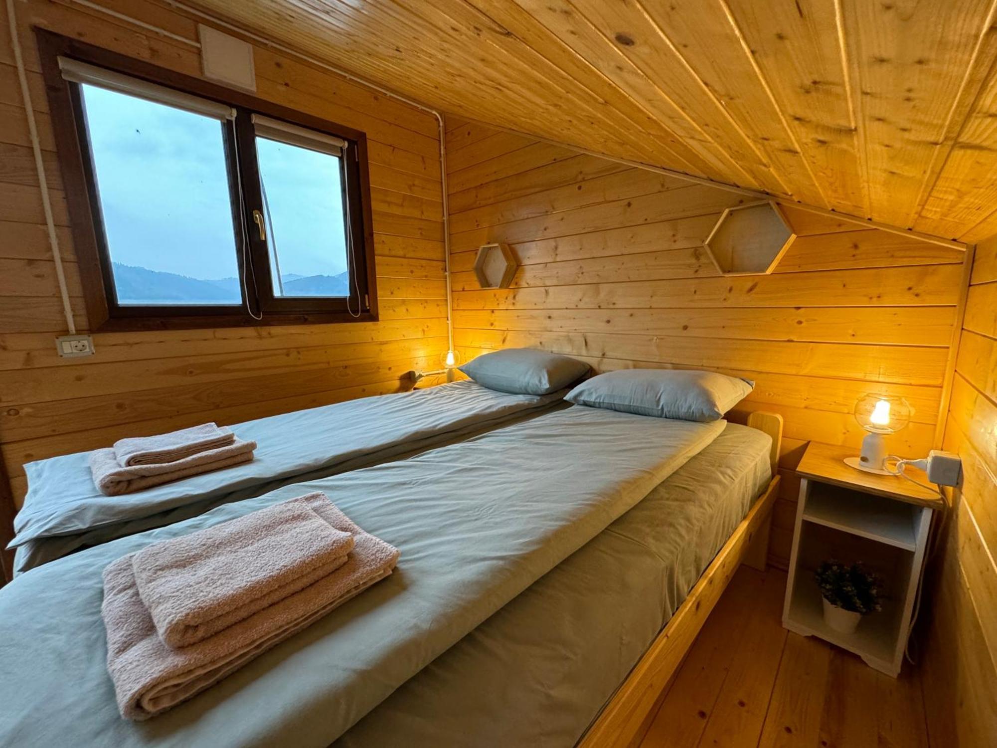 Holiday Bicaz Bungalows On The Lake Ngoại thất bức ảnh